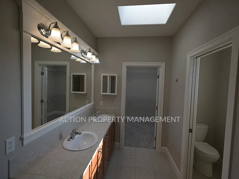103 E Cobblestone Ln — Photo 32