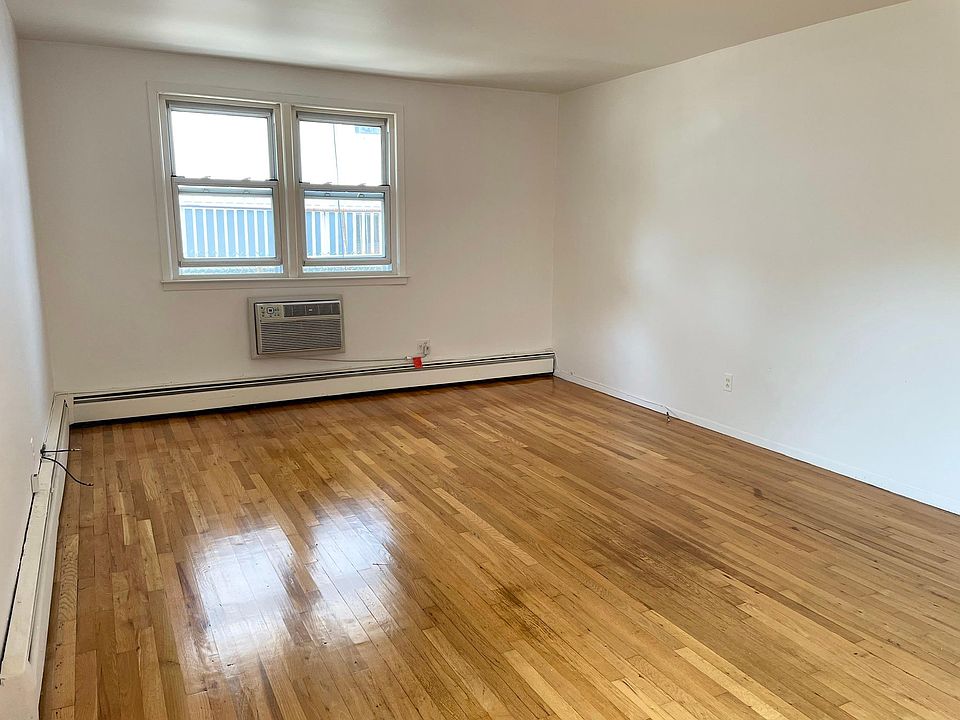 1st image of 137-03 Mulberry Ave #1