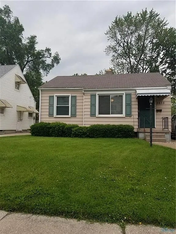 2835 118th St photo 1
