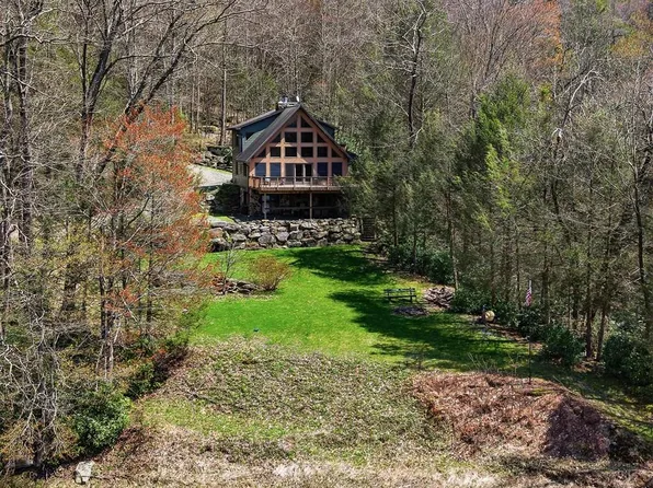 486 Peaceful Valley Rd, Oil City, PA 16301