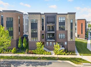 43446 Croson Ln #300, Ashburn, VA 20148