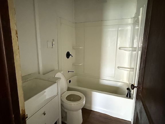 5th image of 1237 E Johns Ave