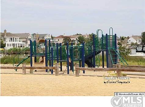 2nd image of 181 Pershing Blvd