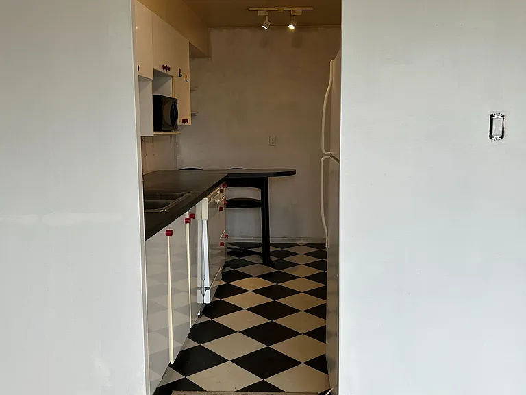 260 Seneca Hill Dr #614 — Photo 11