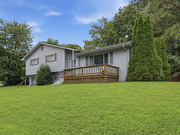 3rd image of 1127 Hillsboro Dr