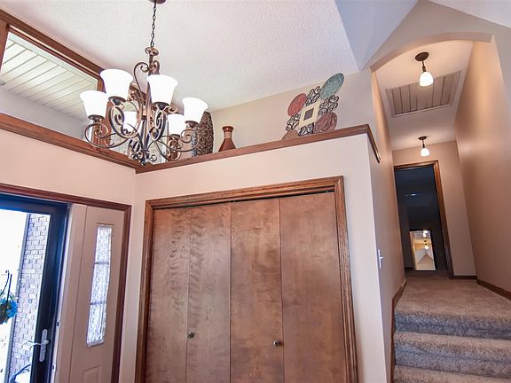 4th image of 5288 Oakwood Dr