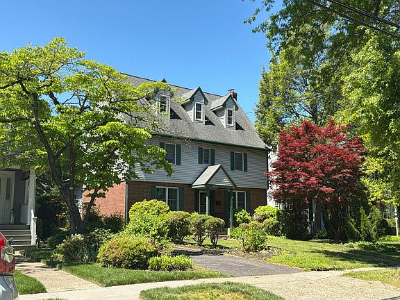 3rd image of 302 3rd Ave