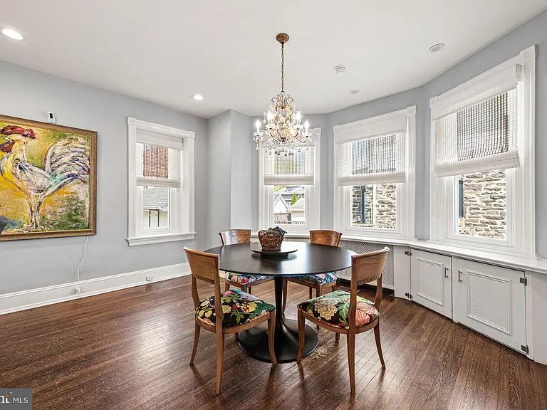217 Wayne Ave — Photo 6