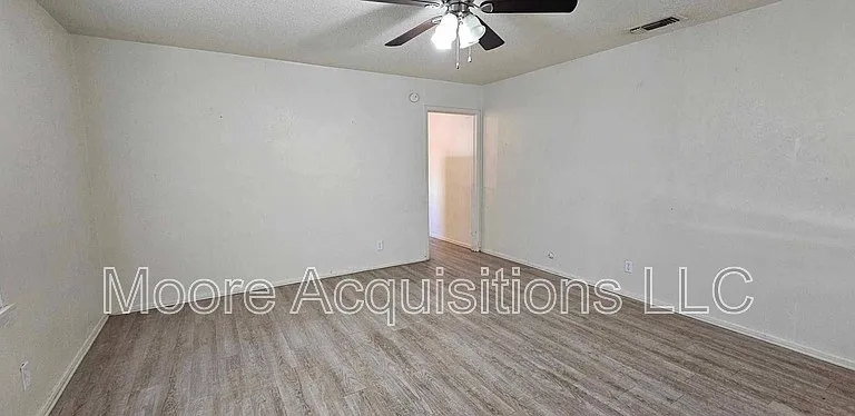 1433 S Rusk St — Photo 6