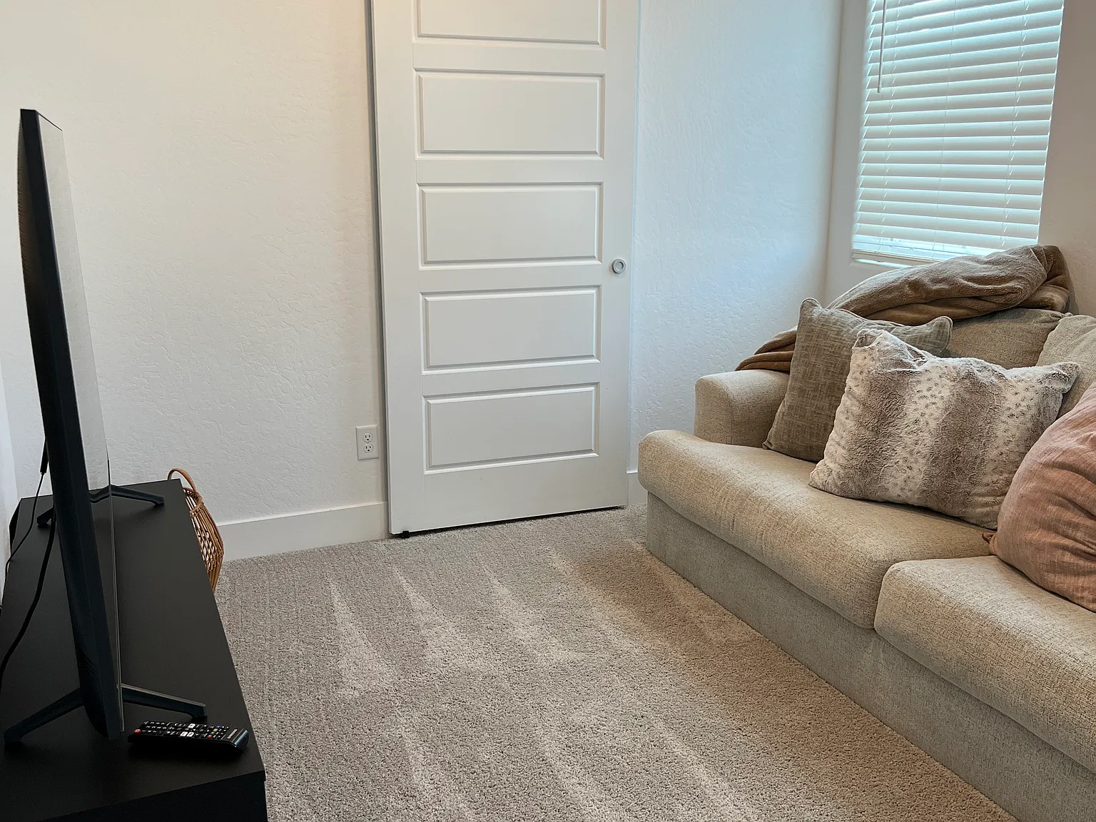 2831 E Teaberry Dr — Photo 3