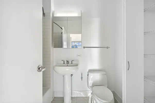 Rented by Greystar | media 9