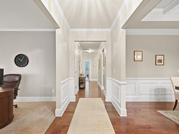 5th image of 128 Waltzing Vine Ln