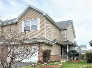 523 N Maggie Ln, Romeoville, IL 60446