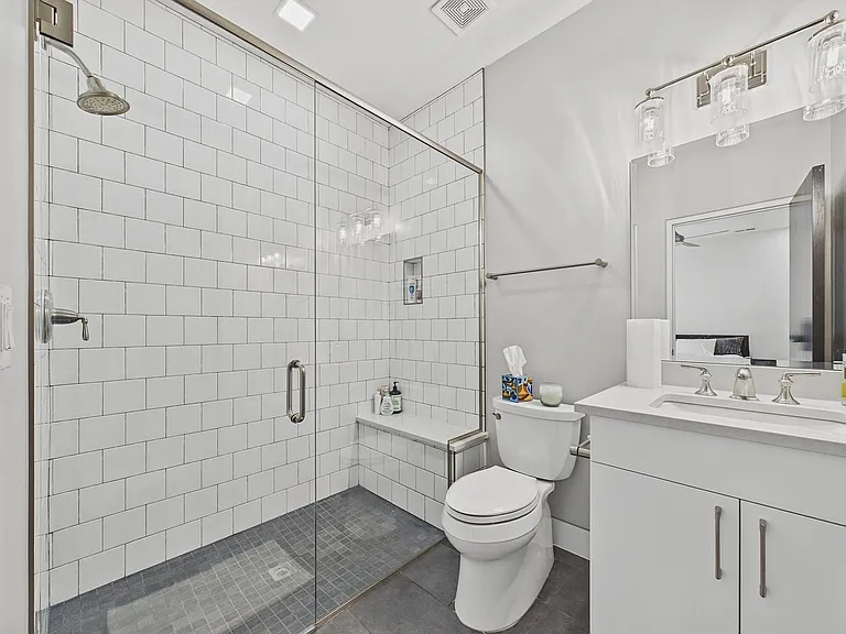 155 N Southmoor Dr — Photo 37