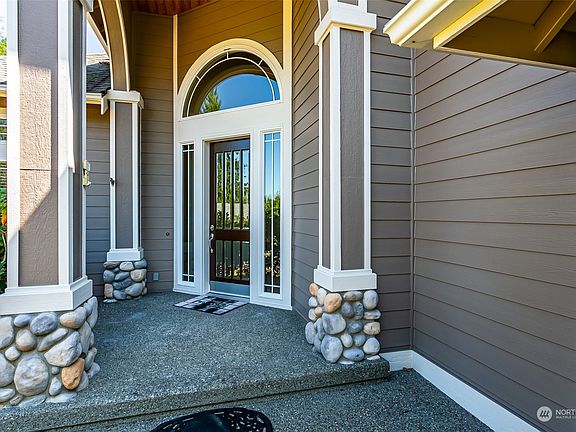 4th image of 10807 227 Avenue E