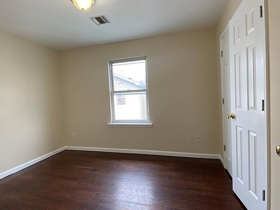 4th image of 191 Rose Ave Unit 2