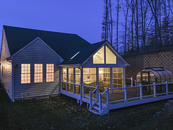 3rd image of 623 Samantha Ct