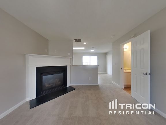 3rd image of 339 Coral Cir