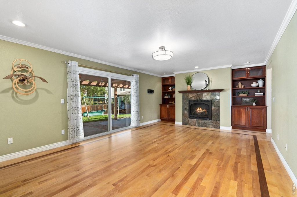 1024 Fox Hills Dr