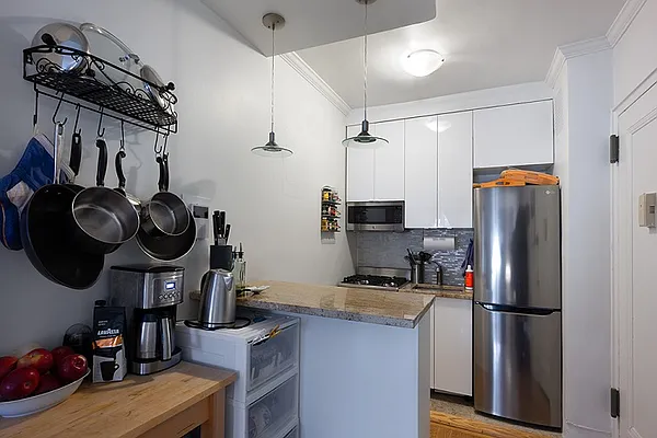 Rented by Douglas Elliman | media 15