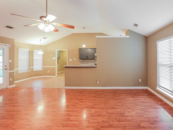 4th image of 7632 Woodshire Dr