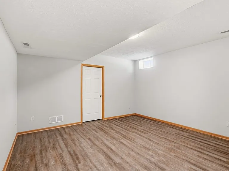 547 Moore Rd #5 — Photo 25