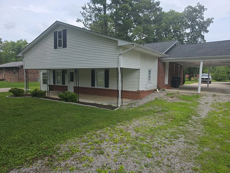 1106 Park Dr — Photo 3