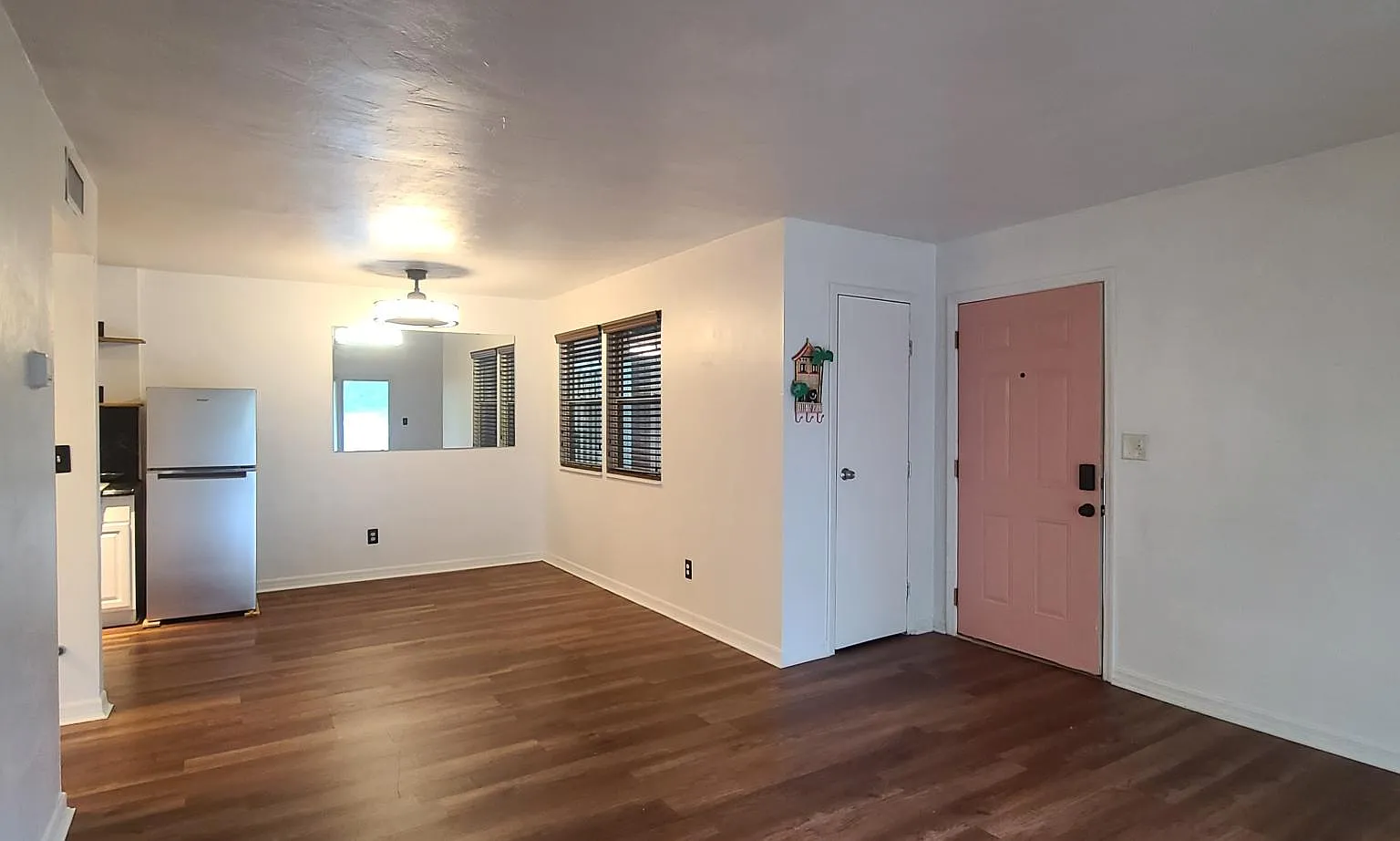 1 bed, 702 sqft, $1,190 — Photo 3