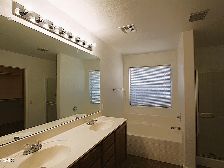 25735 W Elwood St — Photo 21