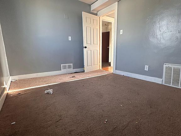 5th image of 7068 Ford Ave #2
