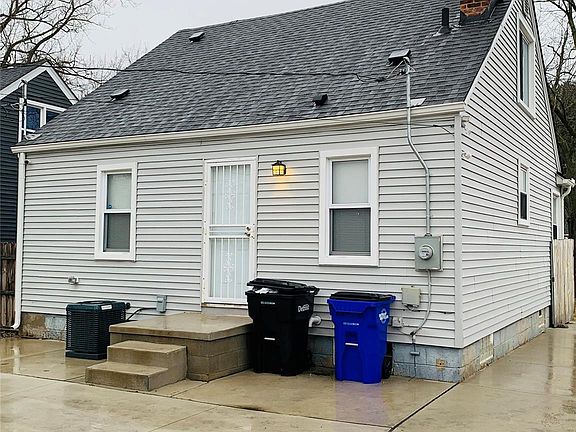 4th image of 17103 Patton St