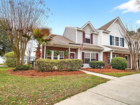 3rd image of 300 Yellow Hawthorn Cir