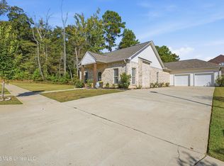 828 Long Leaf Cir, Brandon, MS 39042
