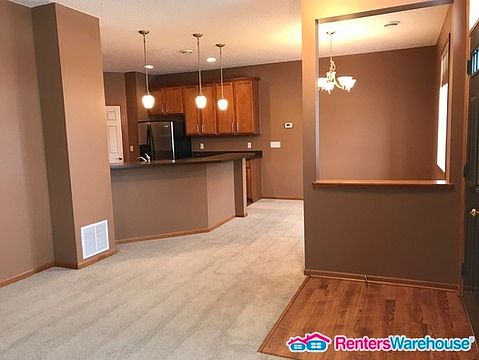 5th image of 823 Willow Glen Ct #1201