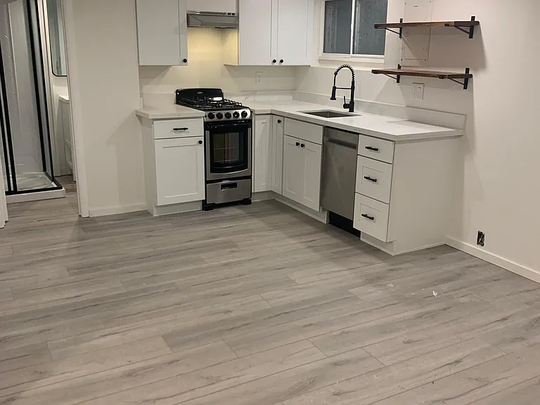 751 Broadway E #D — Photo 3