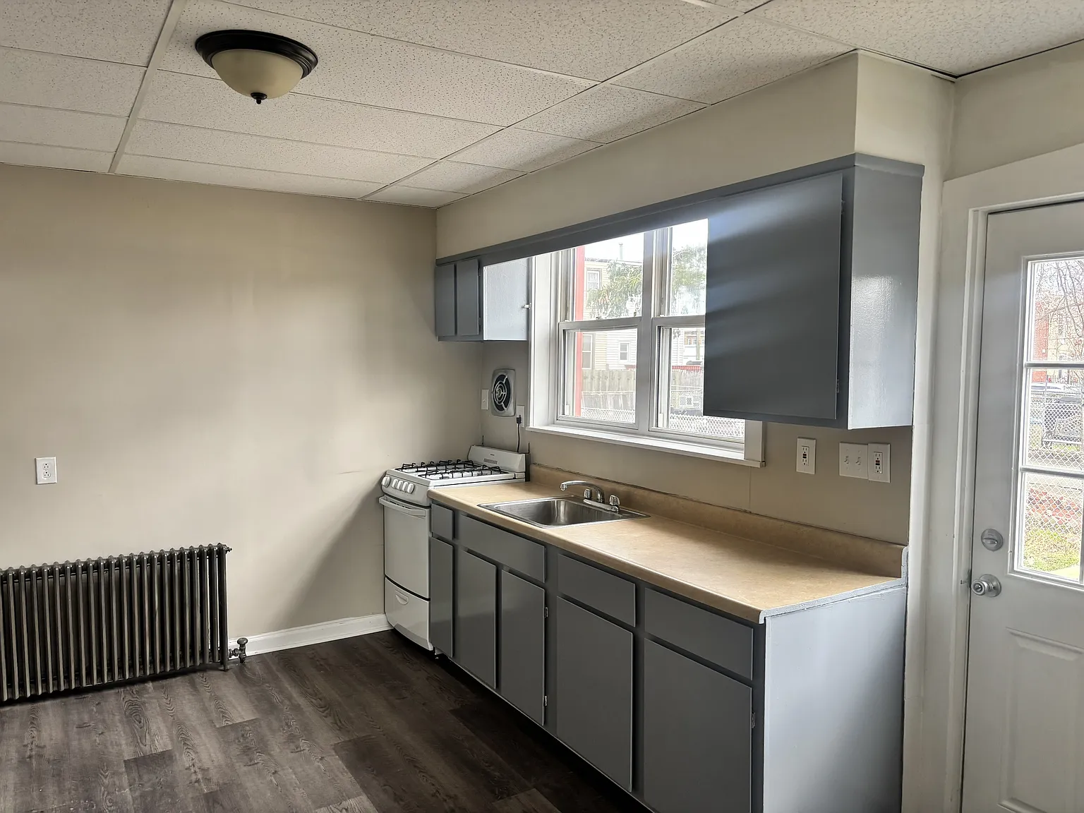 225 Essex Street - A — Photo 4