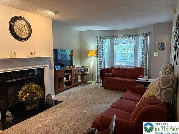 4th image of 1908 Pine Ct