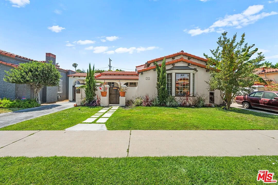 3 bed, 3.0 bath, 1595 sqft, $5,695 — Photo 1