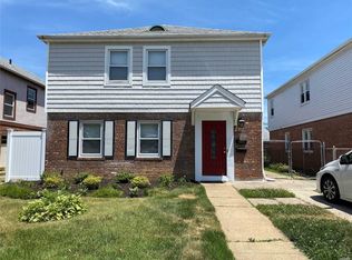 56-15 217th St, Oakland Gardens, NY 11364