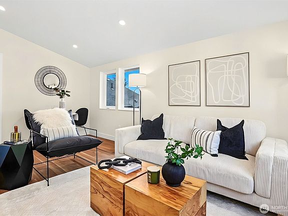 5th image of 2412 Queen Anne Avenue N