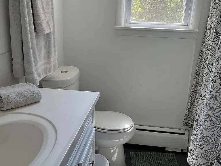 8315 Potomac Ave — Photo 16