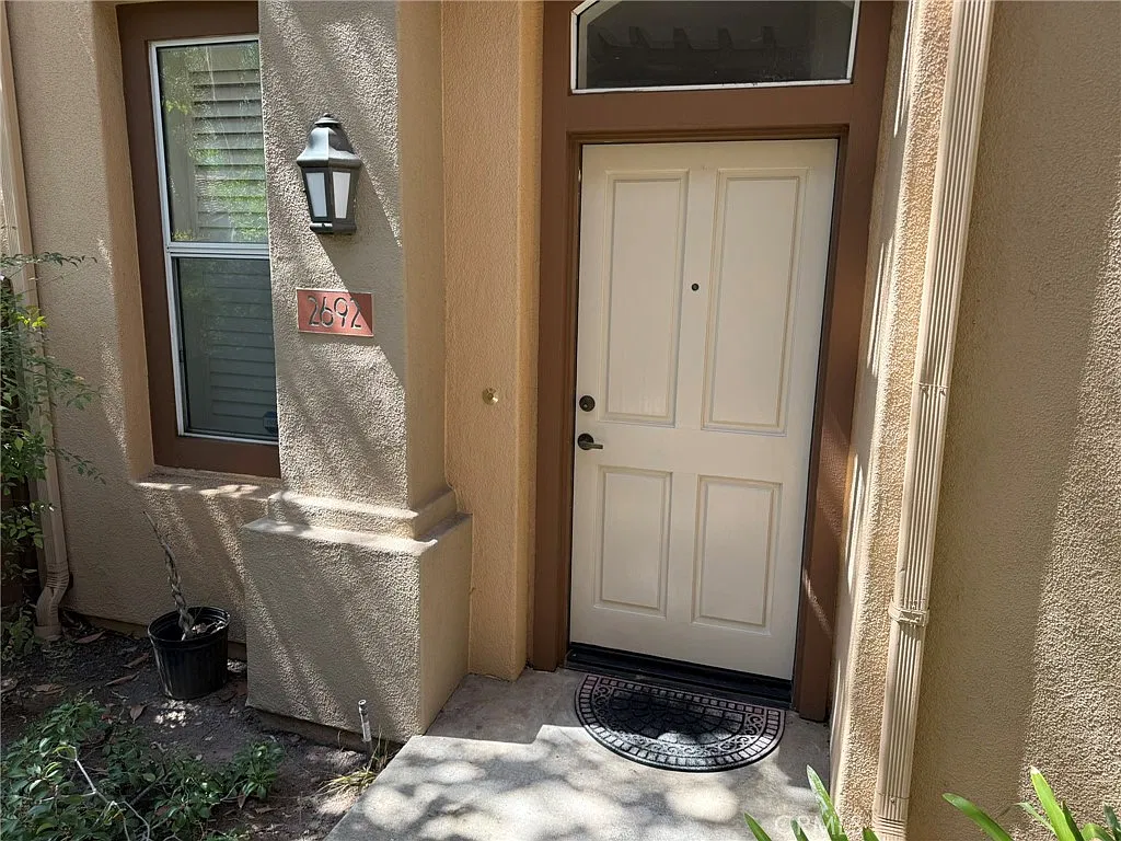 2 bed, 962 sqft, $3,400 — Photo 3