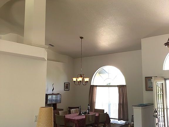 5th image of 920 Park Place Dr