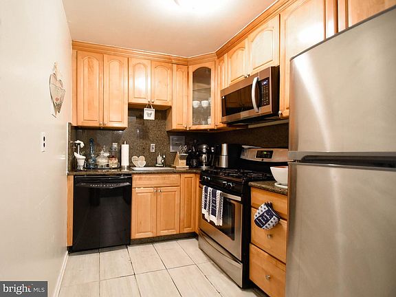 5th image of 10303 45th Pl APT 203