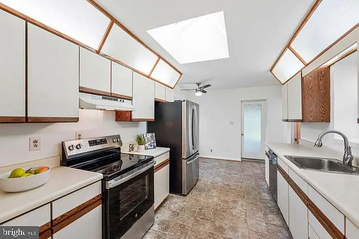 2718 Pioneer Ln — Photo 10