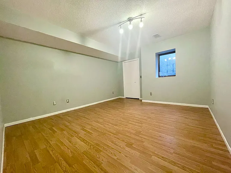 1141 Pecks Woods Dr #1141 — Photo 9