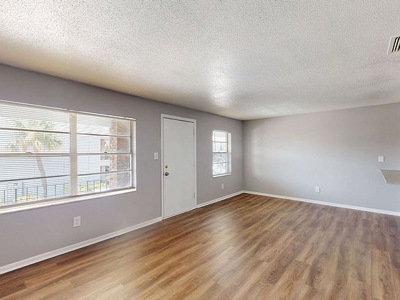 Living Room (1 Bedroom)