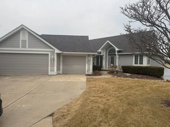 13769 Bay Hill Dr, Clive, IA 50325