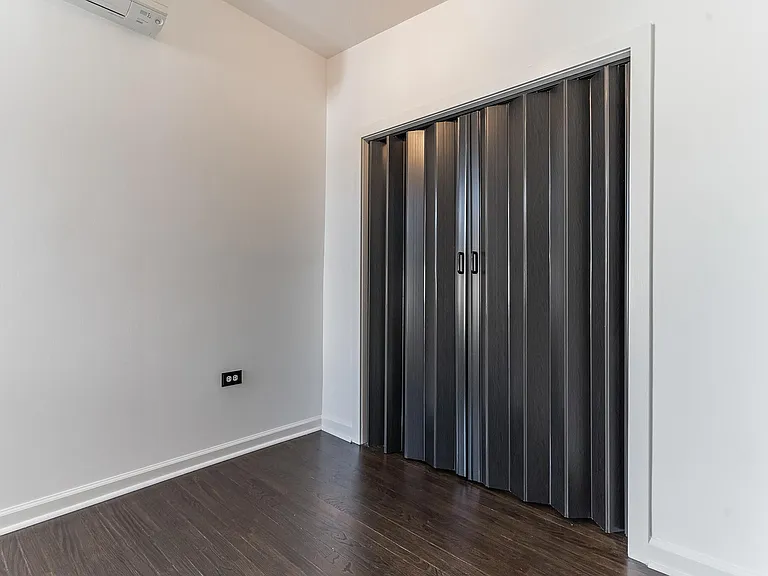 2552 S Sartain St — Photo 30