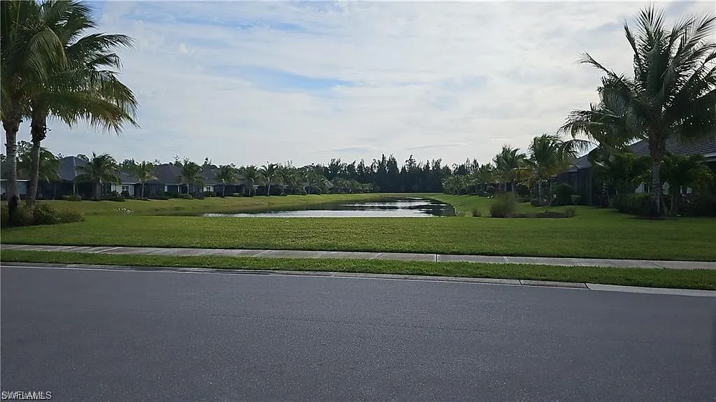 Building Photo - 2305 Ariane Dr